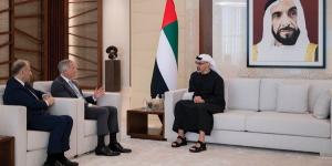 خالد بن محمد بن زايد يلتقي الرئيس التنفيذي لمجموعة «إتش إس بي سي»