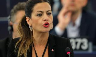 وزيرة إسبانية: سكان غزة يعيشون تحت الجوع والقنابل والإبادة