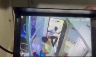 تراند اليوم : شاهد: لص يسرق قلادة امرأة ذهبية ويقفز من قطار سريع .. والكشف عن مصيره ومفاجأة بشأن السلسال المسروق