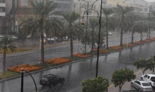 أرصاد الإمارات: البلاد تشهد أكبر كميات أمطار في تاريخها الحديث