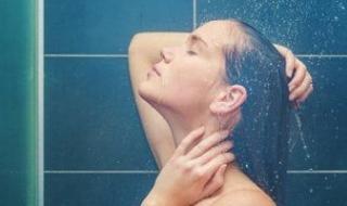 ما مدى أمان الاستحمام بالماء الساخن أثناء الحمل؟