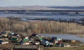 فيضانات الربيع بروسيا.. ارتفاع عدد المنازل المغمورة بالمياه إلى 1700 منزل اليوم