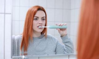 3 حالات لا يجب فيها تنظيف الأسنان بالفرشاة