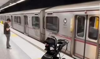 تراند اليوم : شاهد.. سيدة داخل محطة مترو أنفاق يغلق عليها باب القطار وتترك طفلها وحيدًا على الرصيف