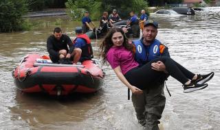 بسبب درجات الحرارة المرتفعة المفاجئة .. فيضانات روسيا تضرب 18 ألف منزل