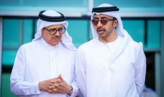 عبدالله بن زايد يستقبل وزير خارجية البحرين ويبحثان العلاقات الأخوية بين البلدين
