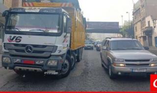 التحكم المروري: تعطل شاحنة على الطريق الدولية محلة عاليه نزولا باتجاه الكحالة
