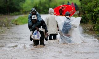 أحداث عالمية.. ارتفاع حصيلة ضحايا فيضانات كينيا وانفجار لغمين في باكستان