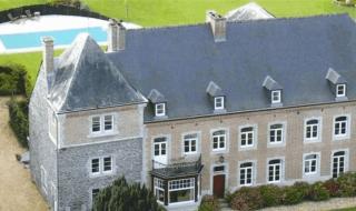 الامارات | مقابل 10 يورو فقط.. قصر أثري معروض للبيع في بلجيكا