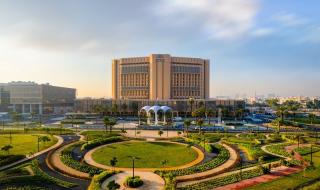 الامارات | مستشفى دبي يجري عملية استئصال ناجحة لأكبر ورم في الغدة الكظرية على مستوى العالم