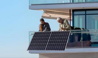 هل يمكن تركيب الألواح الشمسية على الشرفة؟ إليك الإجابة