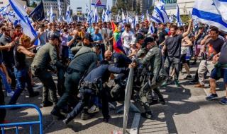 اشتباكات عنيفة بين شرطة الاحتلال وإسرائيليين يطالبون بصفقة تبادل
