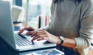 الامارات | شركات تسمح للموظفات الأمهات بـ «العمل عن بُعد» في أول أسبوع دراسة