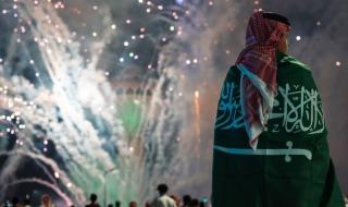 الألعاب النارية تنير سماء السعودية في يومها الوطني الـ 94