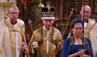الامارات | تشارلز الثالث يبوح بمخاوفه أثناء التتويج: التاج ثقيل وطويل