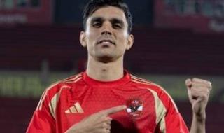 شاهد أول صورة لـ أشرف بن شرقي بقميص الأهلي بعد التعاقد معه موسمين ونصف