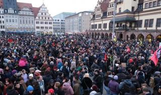 الآلاف يتظاهرون في ألمانيا ضد اليمين المتطرف