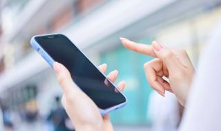 الامارات | دراسة: هذا ما يحدث لدماغك عند الابتعاد عن الهاتف لمدة 3 أيام فقط