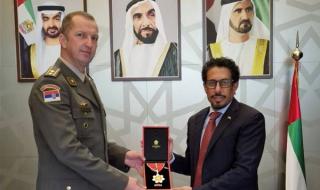 رئيس الدولة يمنح الملحق العسكري الصربي (السابق) في دولة الإمارات "وسام الإمارات العسكري من الطبقة الثالثة"