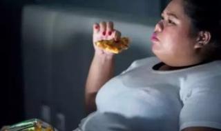 كيف يزيد الوزن الزائد من خطر الإصابة بسرطان الثدى؟