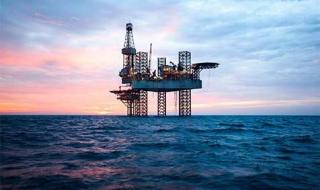 النفط يهبط بأكثر من 3% وخام برنت دون مستوى 68 دولاراً