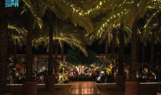 واحات النخيل في العلا تتحول إلى محطات مضيئة للمطاعم العالمية