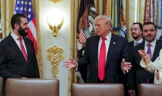 شاهد.. ترامب يعطر الشرع ويسأله "كم زوجة لديك"؟