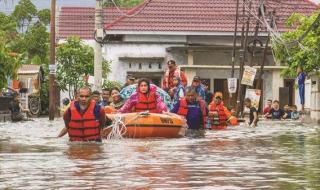 «فيضانات كارثية» تضرب تايلاند وماليزيا وإندونيسيا