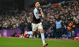 بطولة انكلترا: أستون فيلا يضيق الخناق على أرسنال وسيتي بفوز ثمين على يونايتد