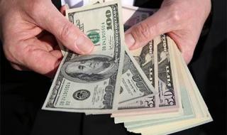 الدولار يرتفع قبيل صدور بيانات الوظائف الأمريكية وترقّب حكم المحكمة العليا بشأن رسوم ترامب