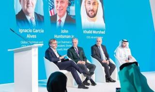 مسؤولون وخبراء دوليون يناقشون دور الذكاء الاصطناعي في حكومات المستقبل