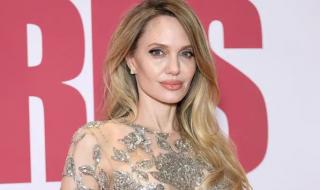 في العرض الأوّل… أنجلينا جولي تجسّد تجربة شخصية مؤثرة في فيلمها الجديد Couture