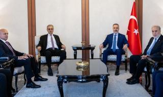 وزير الخارجية التركي يلتقي رئيس لجنة إدارة غزة ومسؤول ملفها الأمني