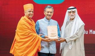 نهيان بن مبارك يشهد احتفال معبد BAPS الهندوسي بالذكرى الثانية لتأسيسه