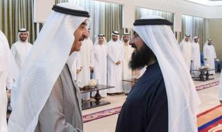 حاكم أم القيوين يستقبل الشيوخ والمسؤولين وجموع المهنئين بالشهر الفضيل