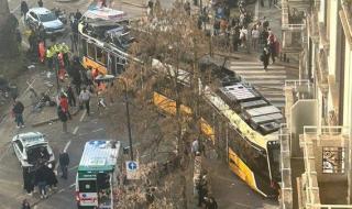 قتيلان وعشرات المصابين بانحراف ترام في ميلانو