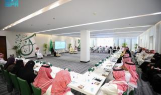 مجمع الملك سلمان يناقش الحقوق اللغوية للصم وضعاف السمع