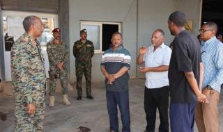 البرهان يتفقد محطة مياه المنارة