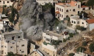 إسرائيل تفجر منزلَي فلسطينيين في الخليل