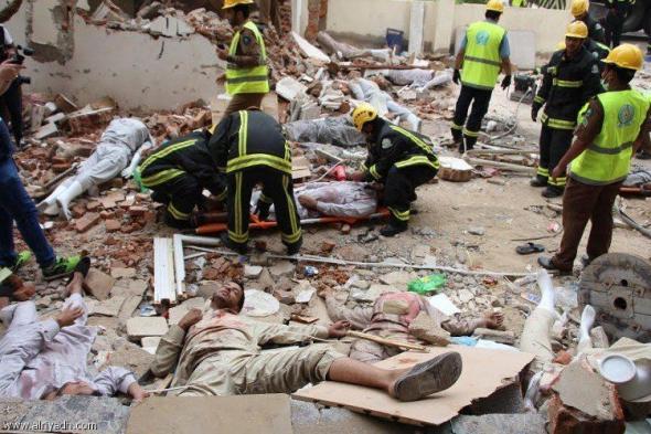 السعودية | الدفاع المدني ينفذ فرضية لانهيار مبنى مأهول بالحجاج في حي العزيزية
