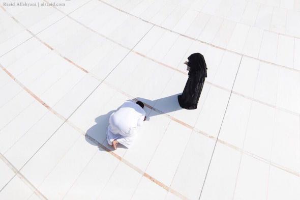السعودية | صورة “المرأة الظل” التي ألهبت مشاعر الآلاف.. ماذا قال صاحبها ؟