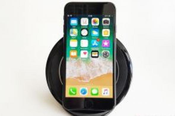 تحديث iOS 11.2 يسرع من الشحن اللاسلكي في هواتف آيفون الجديدة