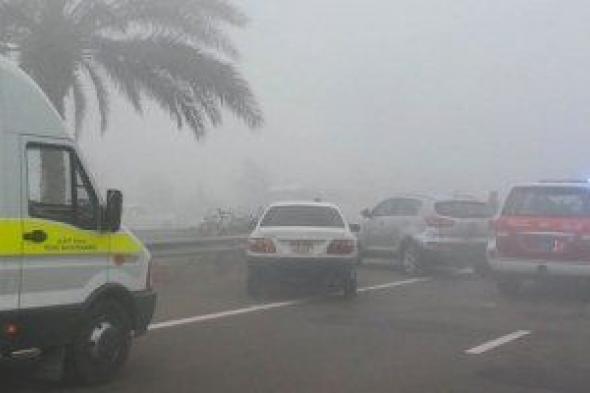 الامارات | تحديث مستمر .. حادث مروري بين عدة مركبات في أبوظبي