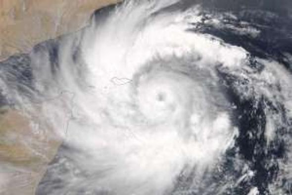 إعصار «مكونو» يستعد لضرب «ظفار» العمانية: حجمه يفوق السعودية وسرعته 140 ك/ساعة