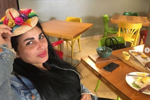 زوجة أحمد الفيشاوي تتعرض للانتقادات بسبب تغيّر شكلها الدائم