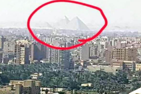أمريكى يثير الجدل بعد نشره صورة للأهرامات قال انه التقطها من شرفة بالأسكندرية!