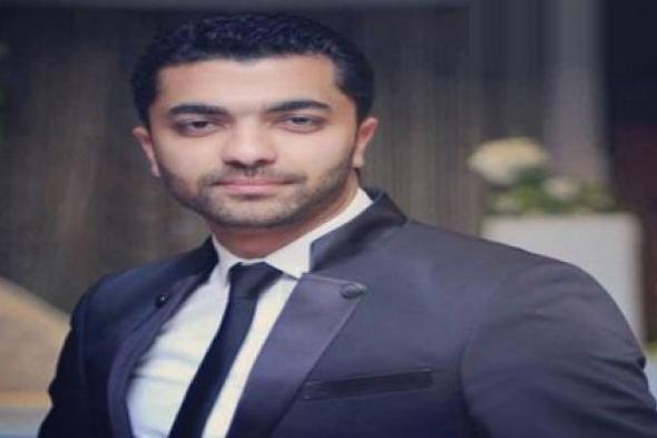 محمد عباس يفوز بجائزة "دير جيست" لأفضل مطرب صاعد في 2018