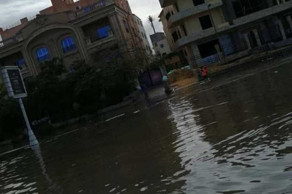 سكان القاهرة الجديدة: المدينة فشلت في أول اختبار.. والجهاز: التقييم بعد توقف الأمطار