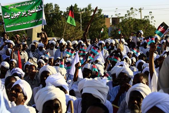 احتجاجات السودان... متظاهرون يغلقون أطول شارع في الخرطوم