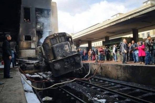 استقالة وزير النقل بعد انفجار قطار محطة مصر الرئيسية.. وارتفاع حصيلة الضحايا